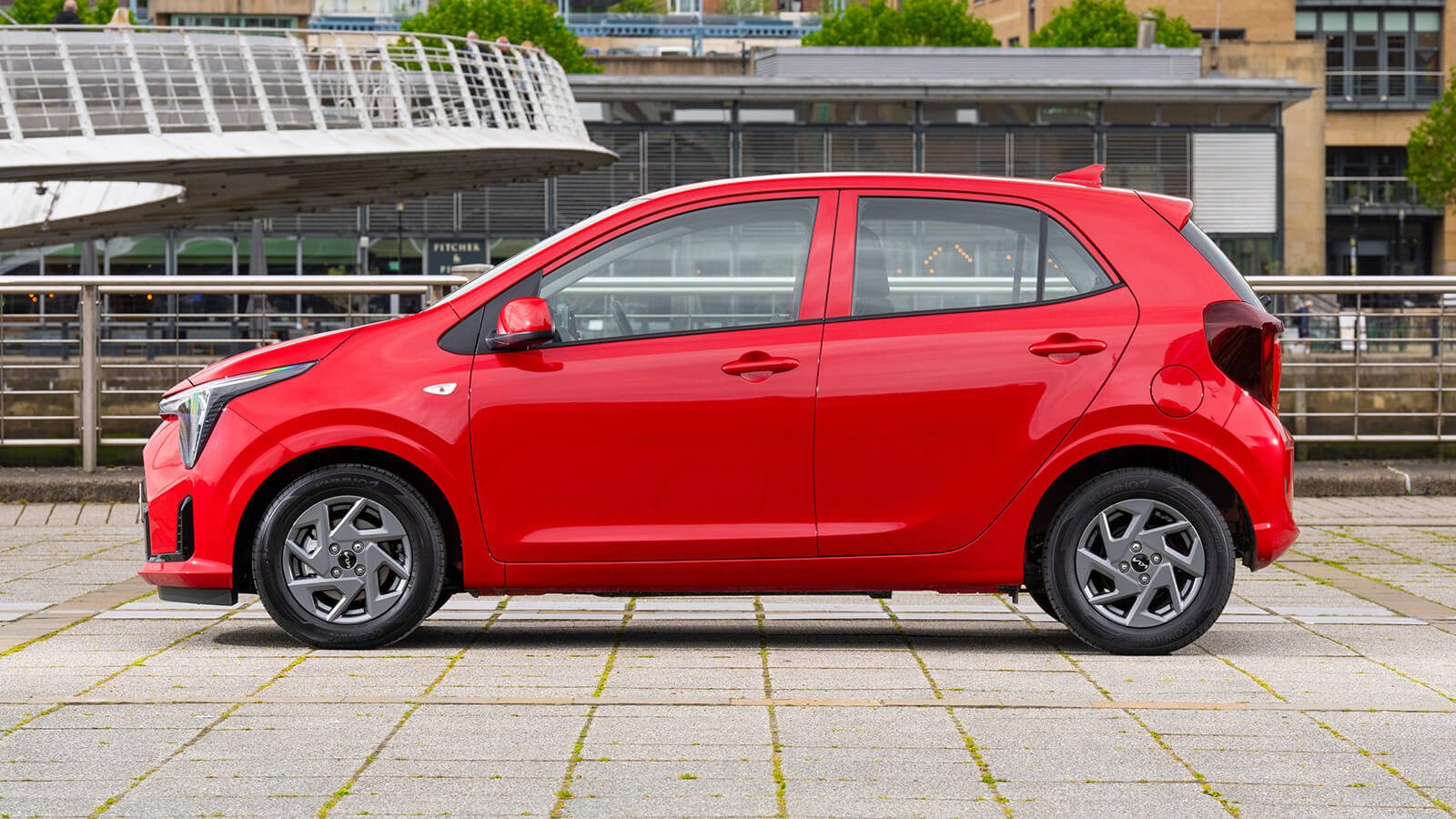 Win a Kia Picanto 2 DCT + £2,000
