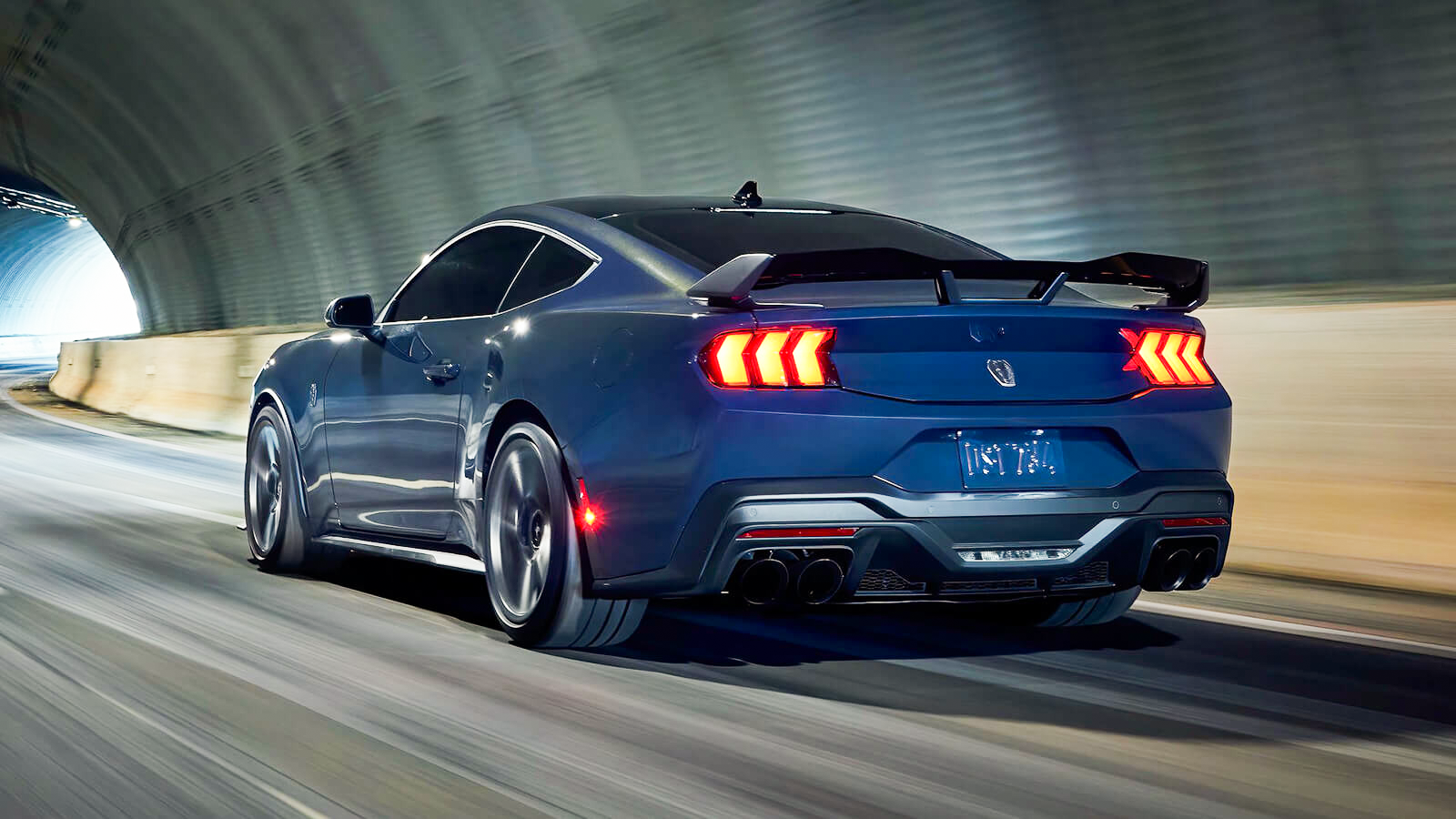  Ford Mustang Dark Horse