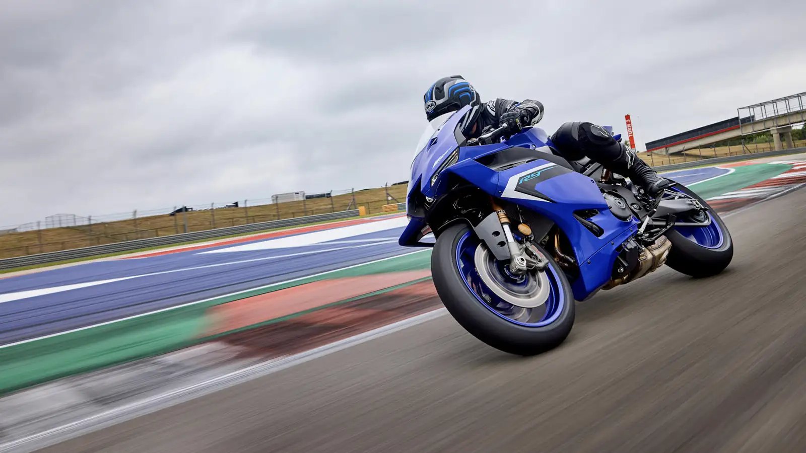 Yamaha R9