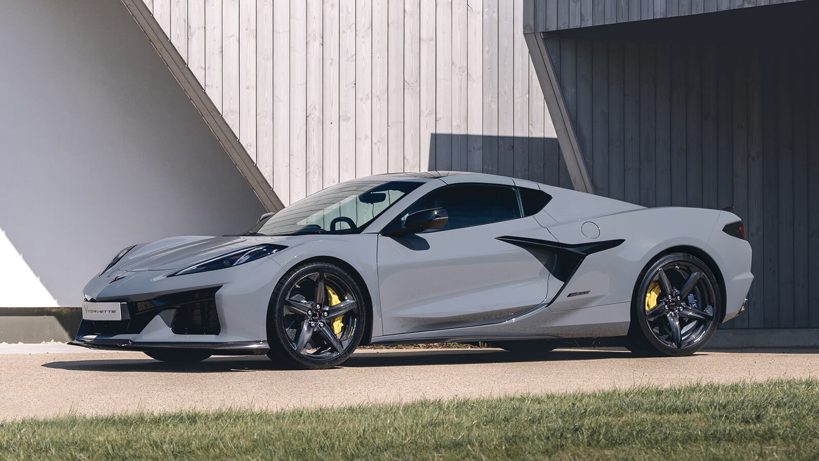  Chevrolet Corvette E-Ray