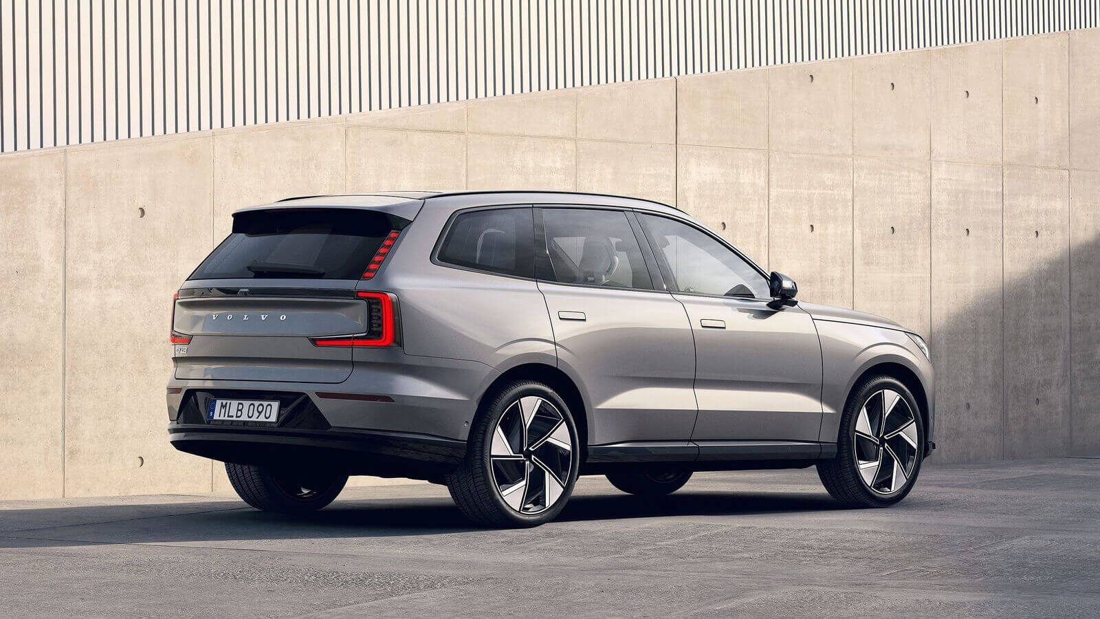   The Double Up - Citroën C5 Aircross Plus & Volvo EX90 Performance 