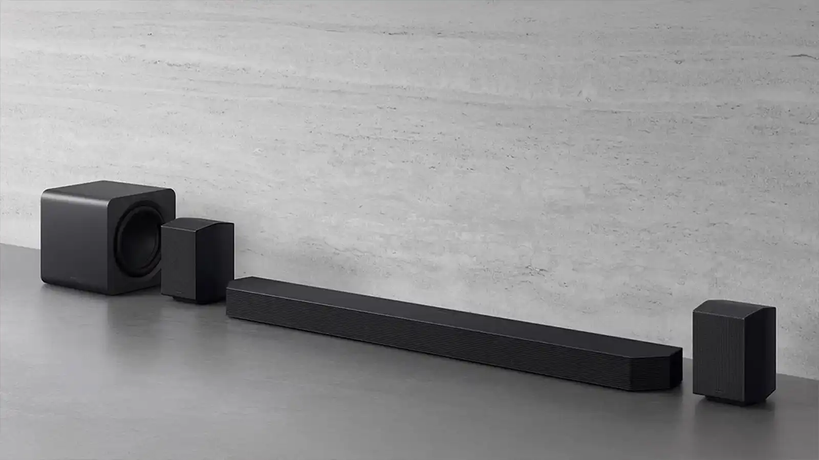   Samsung: TV & Soundbar + £10,000