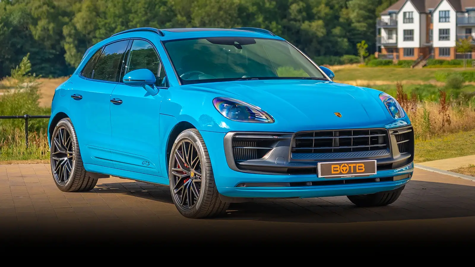   Drive Away in This £59k Porsche Macan GTS For Just 21p!