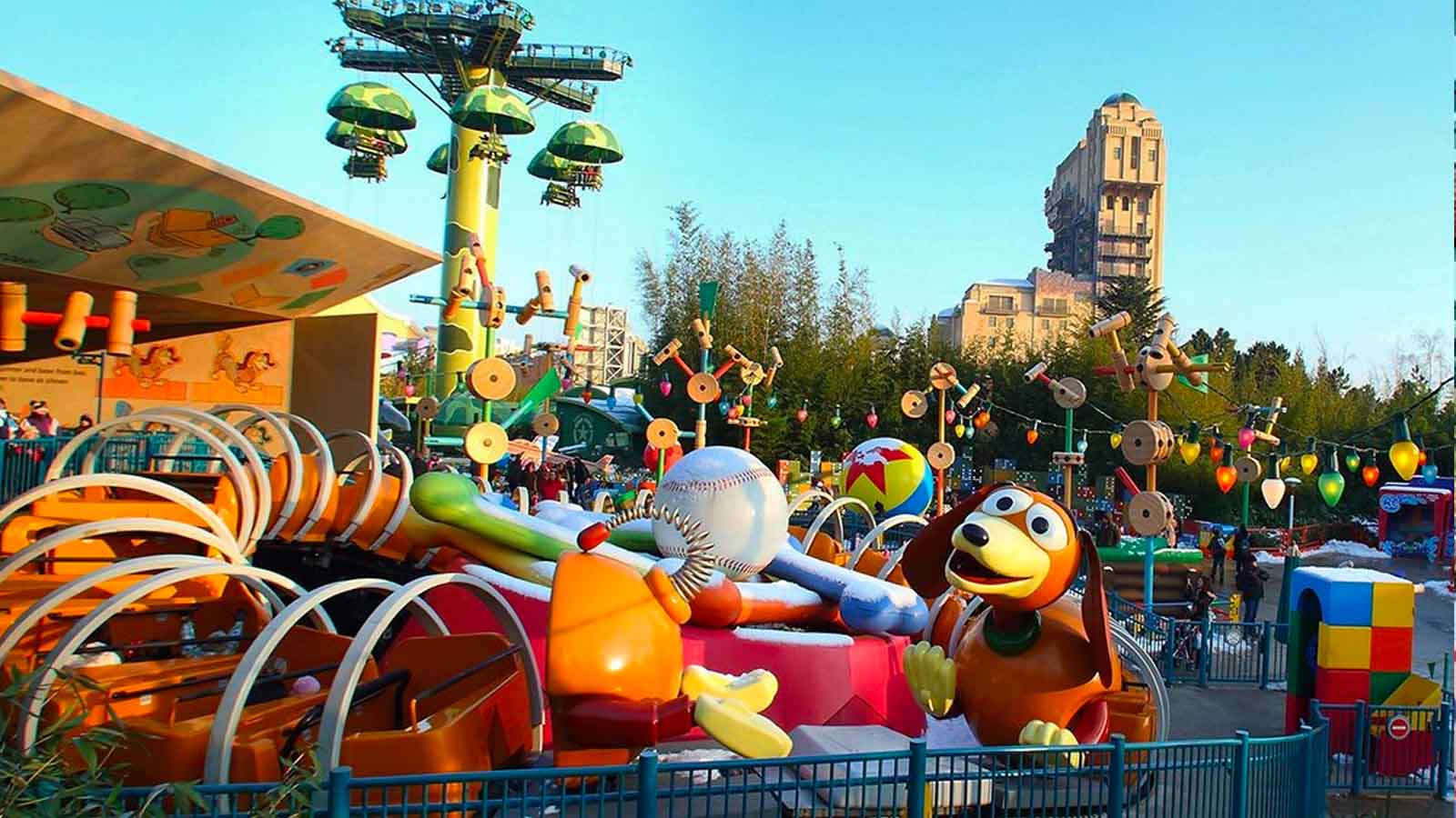   Disneyland Paris: Holiday 