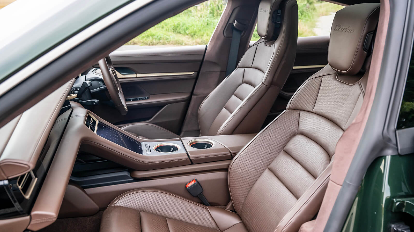  Porsche Taycan Turbo