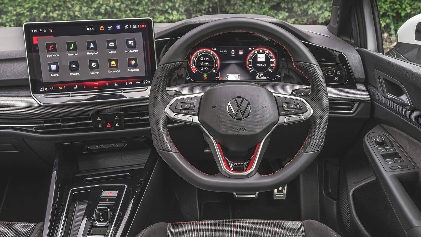    The Double Up -  Peugeot E- 208 GTi + Volkswagen Golf GTi