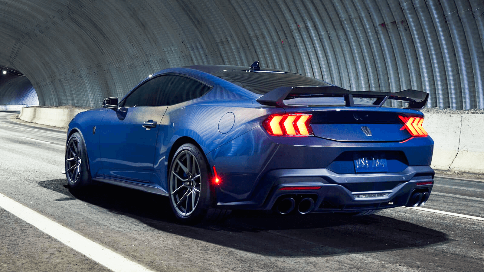  Ford Mustang Dark Horse